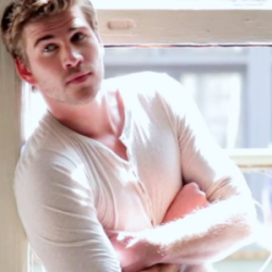 katnipsjinglegale:  Liam Hemsworth♢ Men’s Health Photoshoot (2012) 