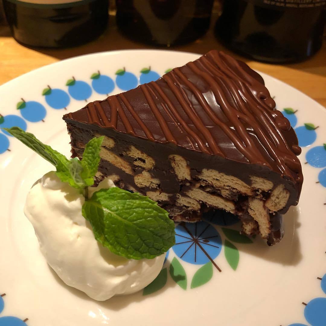 Betty Sapporo エリザベス女王が大好きなチョコレートビスケットケーキ また作りました お早めに