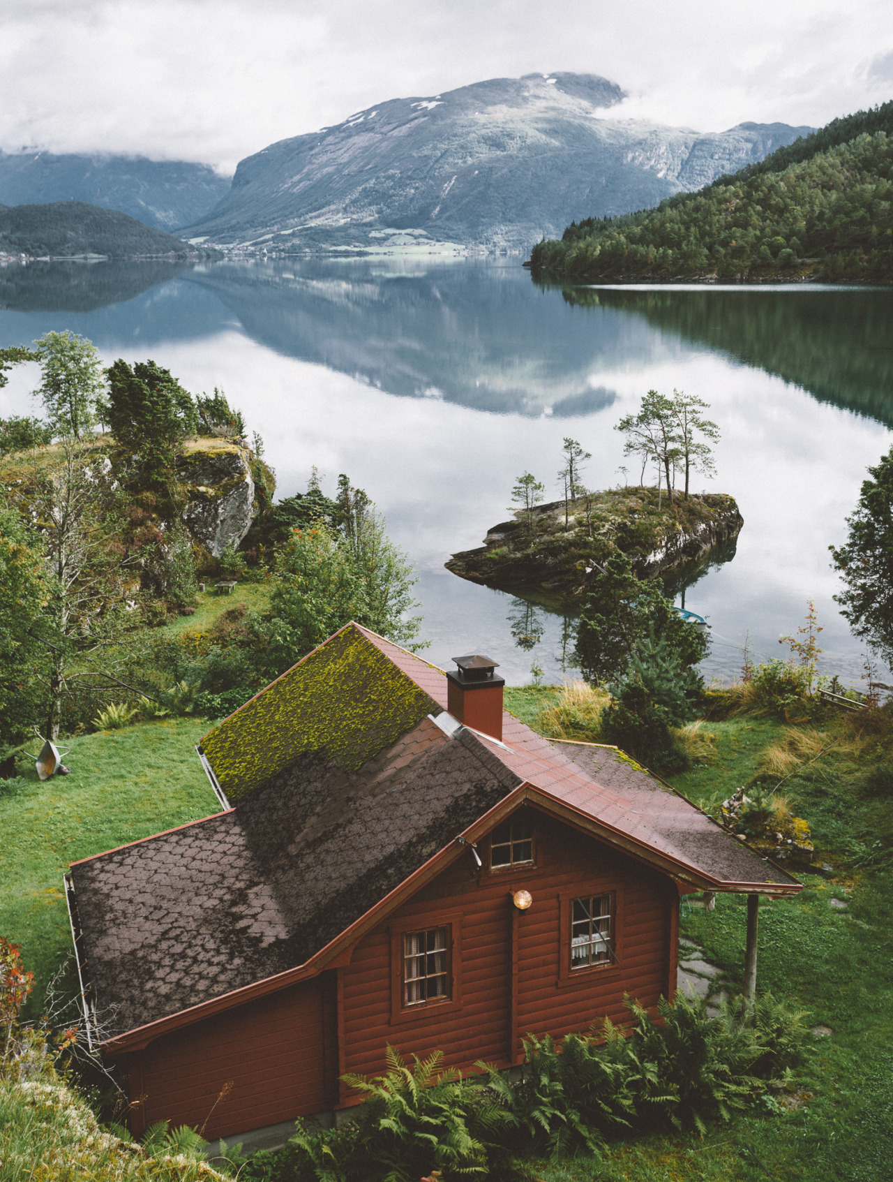 eyesofblue1966:  robsesphoto:  Layers of Norway   What heaven looks like, I think