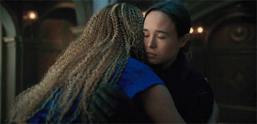 umbrellasource:Yay sisters? Yay sisters.