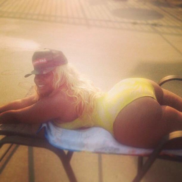 pearhub:  !#wide hips #thick #booty #selfie #thong