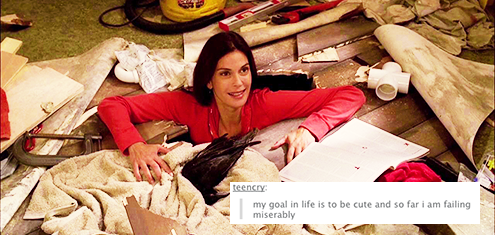 gracehanadarko:  Desperate Housewives + text posts. 