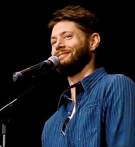 rainbow-motors:Five police cars pulled me over, handcuffed me… [drily] that was fun.SPNDallas 2019 [