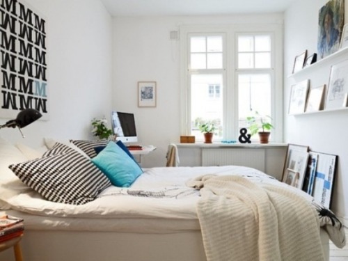 Simple Scandinavian-style bedroom ideas. (Source: www.digsdigs.com)