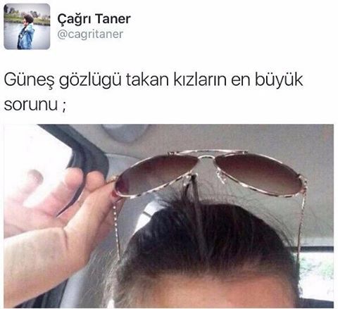 Güneş gözlüğü takan...