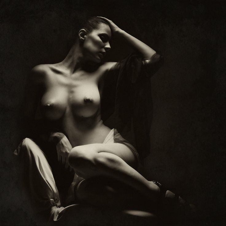 ballerinabondagefairies:  Chair II by Athrawn, via alexislovesboudoir 