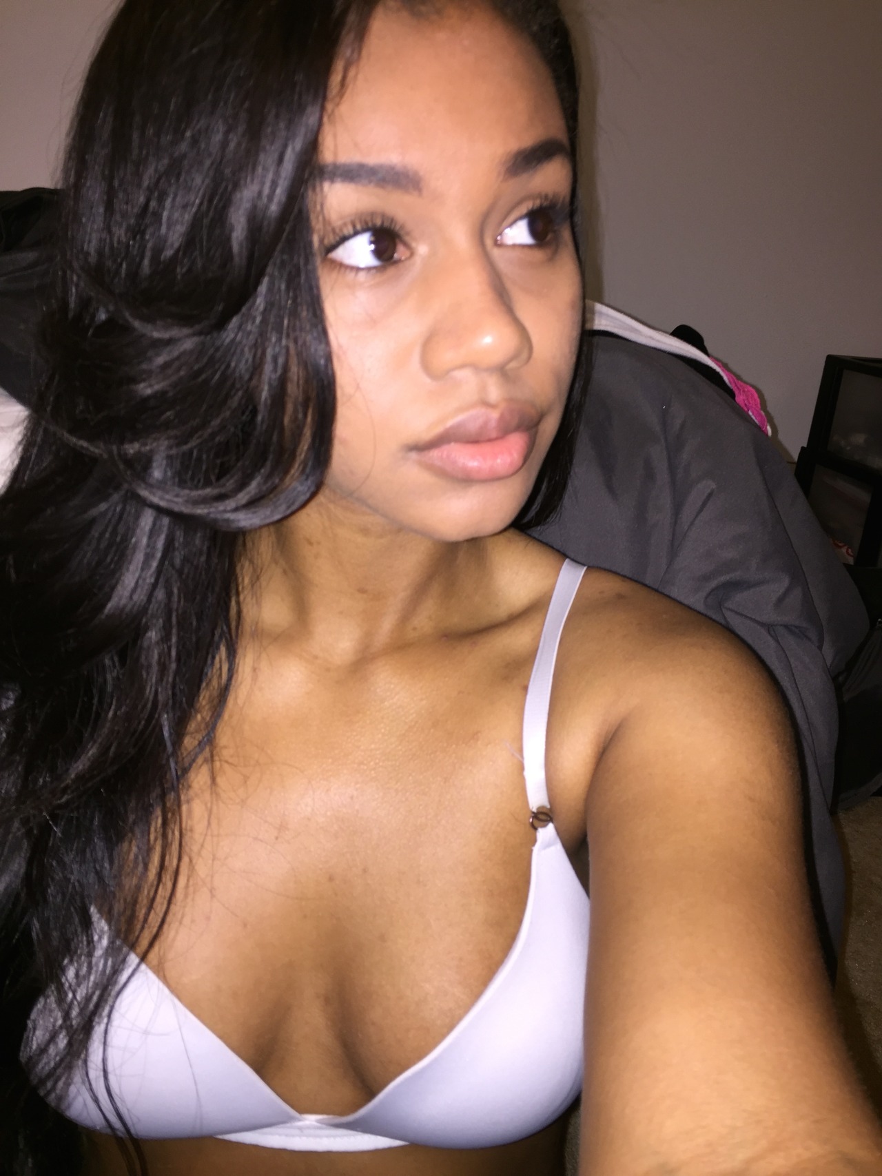 laurennohill:I haven’t taken any selfies recently so here are some older ones.