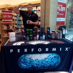 #Paul_Ward_PerformixMidwest hanging out with the GNC crew in Champaign, giving out free samples! Come see us and get your supplement needs!! @AustinJohnson @MattGreulich (at Market Place Shopping Center)