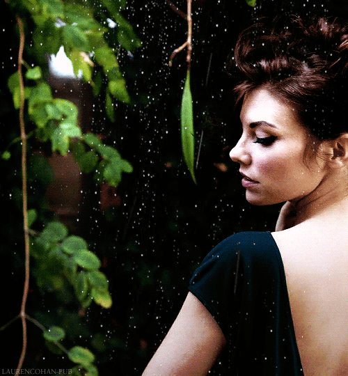 laurencohan-pub:  I am completely in awe by this woman’s beauty.  