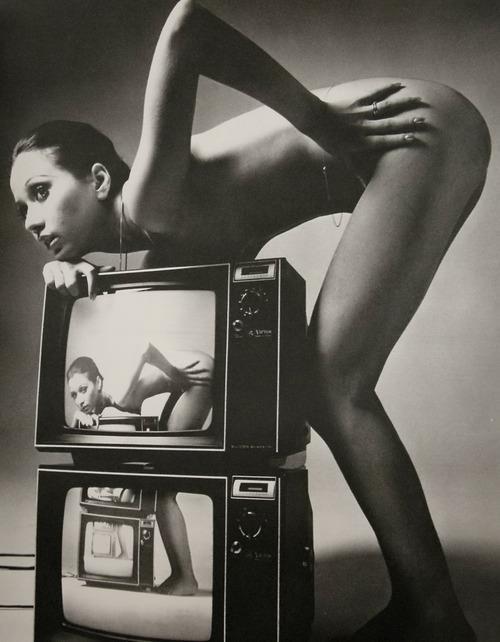 modrules:  Source http://carabaas.livejournal.com/ 