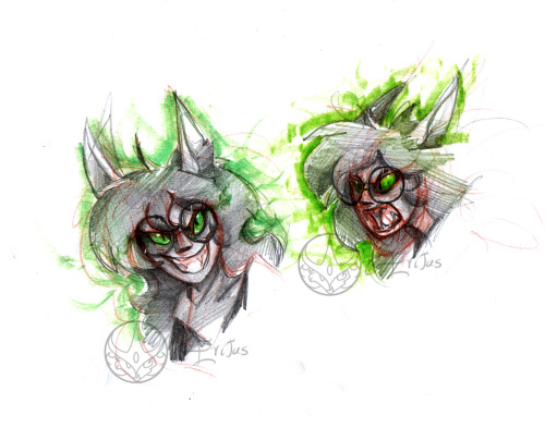 doodles, I wanted to draw her Grimbark by ages, but my bf had just catched up.