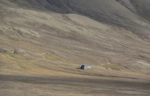 PyramidenThe islands of the Svalbard Archipelago are located between Norway and the North Pole. The 