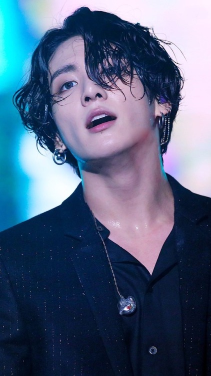 omgbtslockscreen: jungkook lockscreen★゜・。。・゜゜・  what happend :o