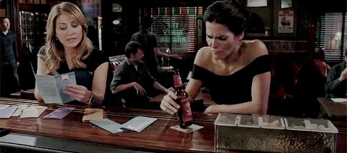kate–beckett:Jane and Maura at The Dirty Robber.