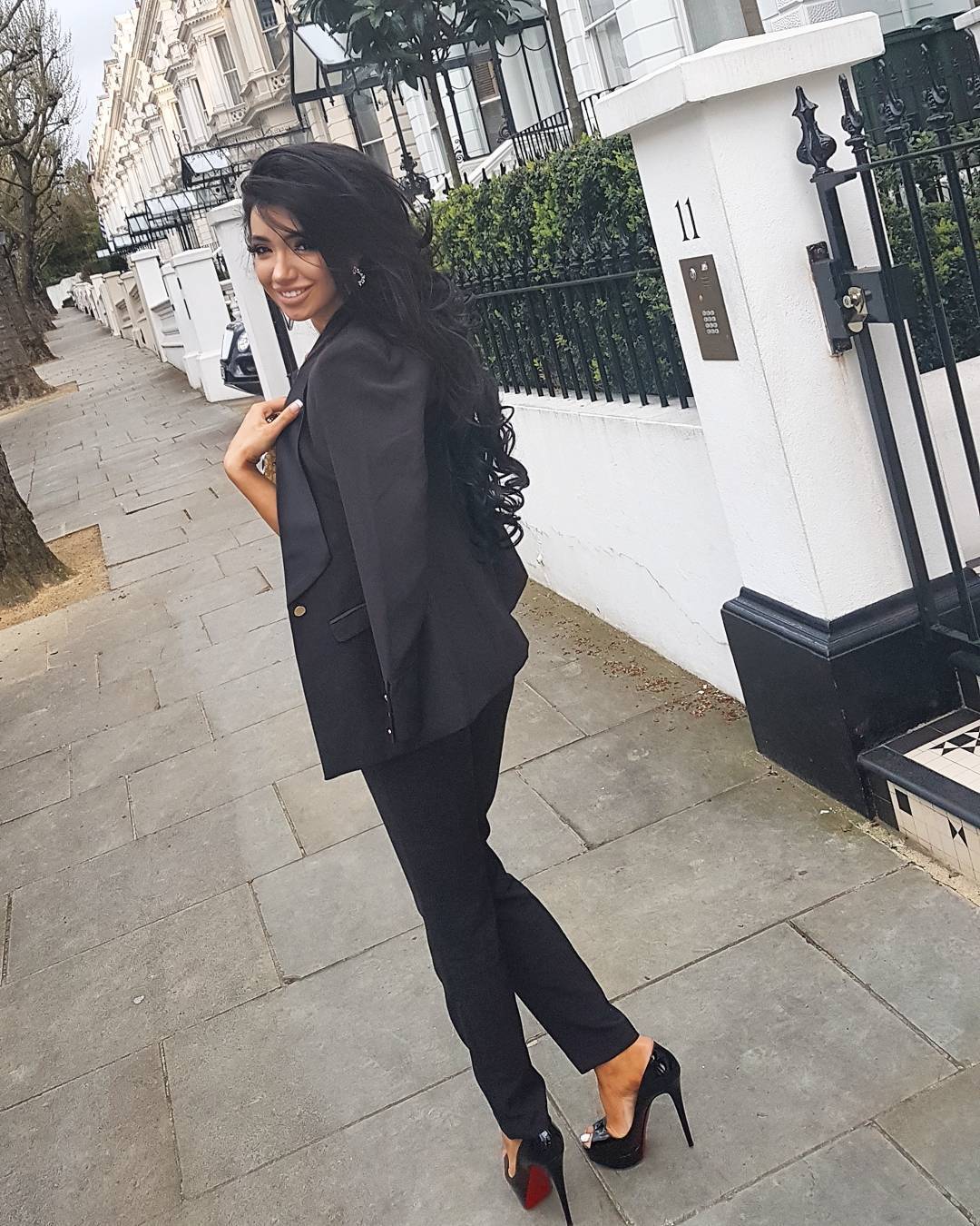 #Contemplating #relocation .  House hunting with ezra  #london #nofilter #chloekhan