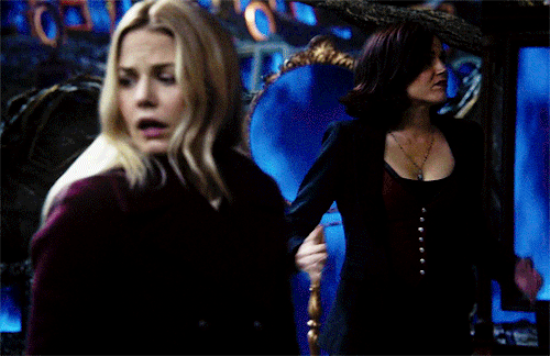 reginamillsgifs:# SHE’S LIKE 5