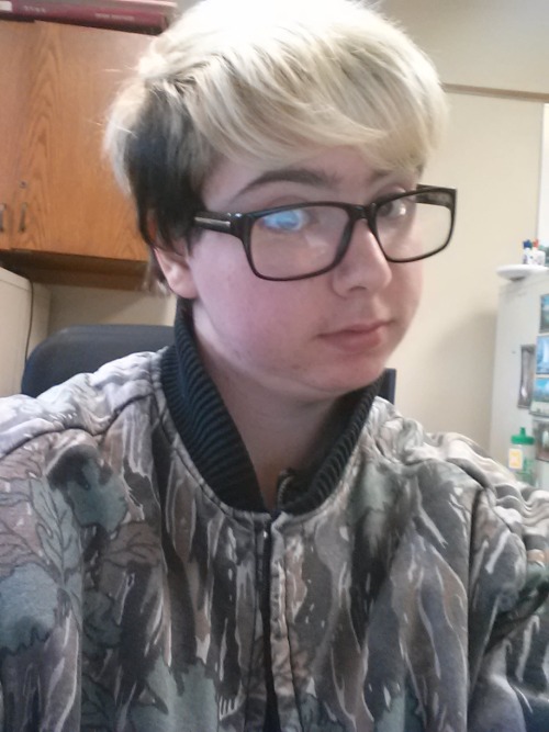 actualprotag:  i had some Looks this year. it was the first year i passed as not girl routinely (hit my year on T in april). i was also Very Gay…lots of gay trips to see my lovelies and i hope to repeat that in 2016.  it/its 