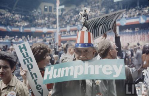 Humphrey supporters in Chicago(Ralph Crane. 1968)