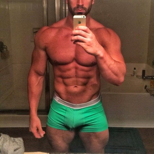 jboys20:  💕JEZEBEL’S HUNK OF THE DAY💕  Bradley Martyn   Where are his nudes? One of my followers has to have them 😉  Follow Me:JBOYS 2.0 💕