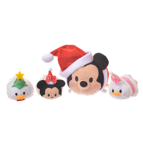 A new Tsum Tsum Christmas Wreath and Tsum Tsum Advent Calendar are now available in Japan!