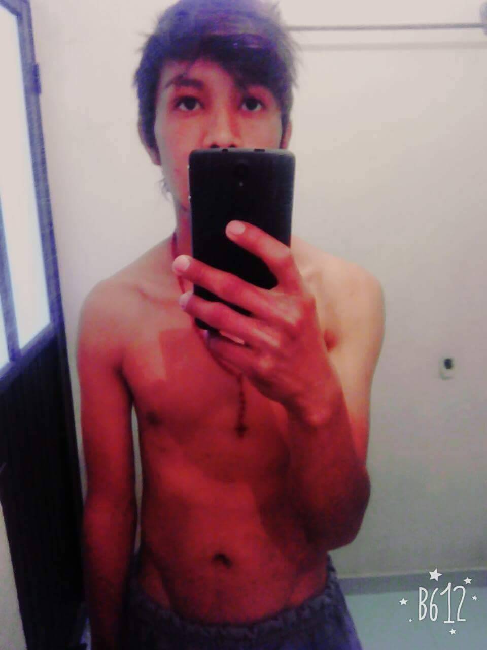 autentiko:  Les presento a carlito de 19 añitos tierno y muy pichulon hetero caliente