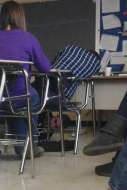 scumdeluxe:  poised-pandemonium:  So this kid in my history class fell asleep, and my teacher stopped class, got down on the floor, and tied his shoes together  why doesn’t this have like 40,000 notes already? 