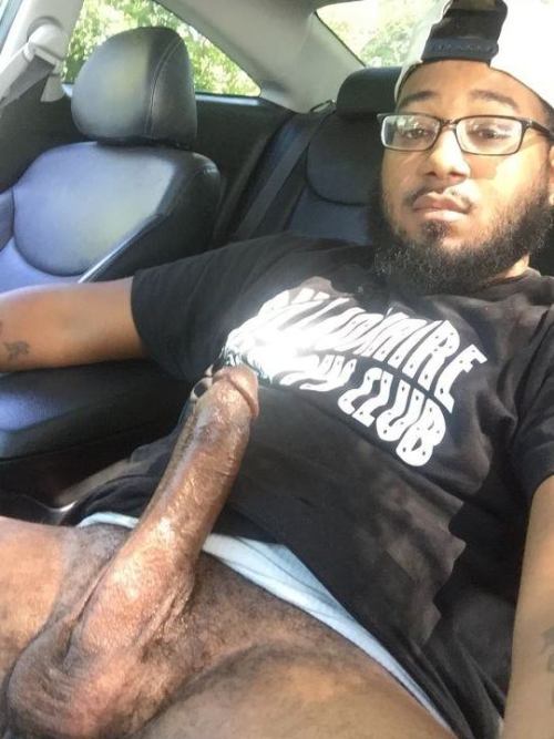 mangojuice25artois:  lilfromphilly:  profreshionalmir:  Damn, he’s sexy AF!!! I need him or someone just like him!! 😂  Follow @lilfromphilu for more like this  I’ll pick a argument just so he can dick me down so I can shut up lol damn