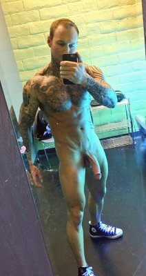 dadsboysbears:  dadsboysbears: Lots of Dads Boys Bears Musclebears Redheads Black Men (all over 18)  Follow me at Dads Boys Bears Reds Blacks.  