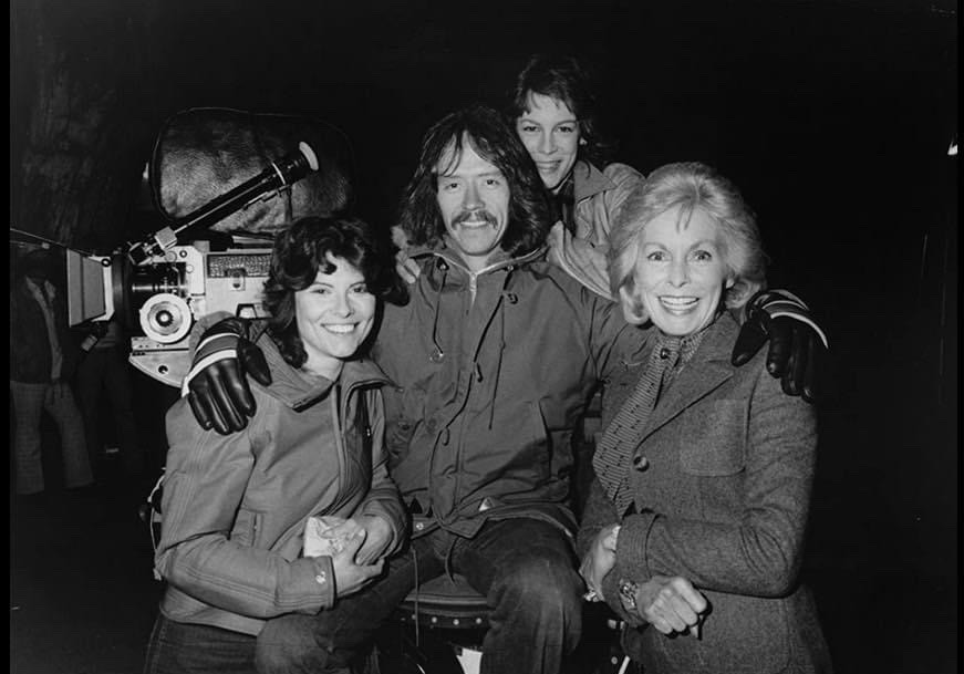 horrormovienerd:Adrienne Barbeau, John Carpenter, Jamie Lee Curtis and Janet Leigh on location filming The Fog (1980). LEGENDARY 