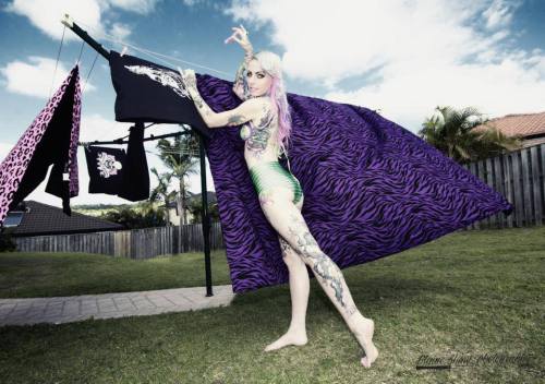 panda-face-mew:  Pink Pirate