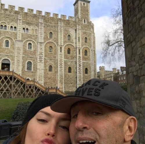 NEW Picture of Daisy Ridley at the Tower of London with hair stylist Robert Vetica (x)