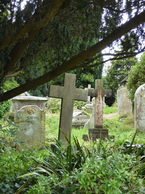 skull-designs:“Sing me to sleep” (The Smiths / Asleep)St John the Baptist, Southover, Lewes, East Su