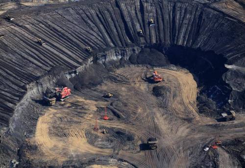 tangledwing:Tar Sands Mining Beginning in Utah: Why the U.S. Is Becoming Ground Zero For the Dirties