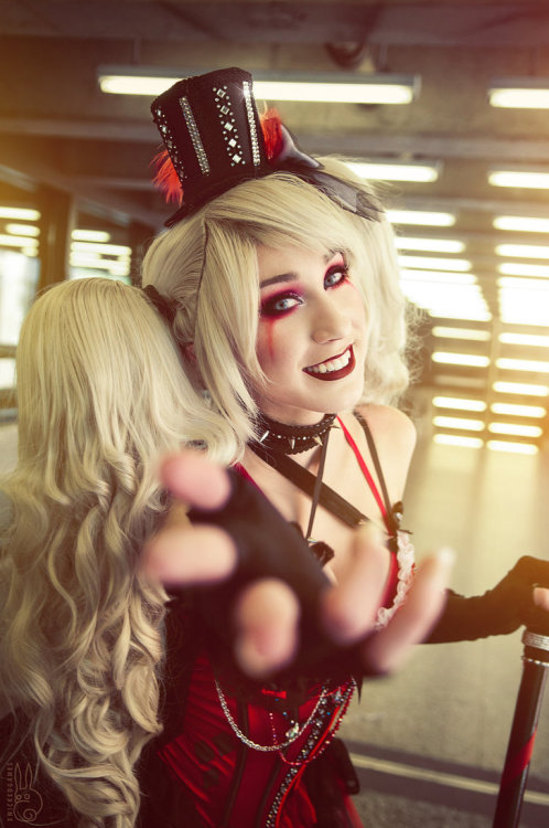 cosplayfanatics:  Harley Quinn by xwickedgames    Get 5 free contest entries when you make your first deposit on FanDuel! Sign up here: http://bit.ly/COSBALLFANS    