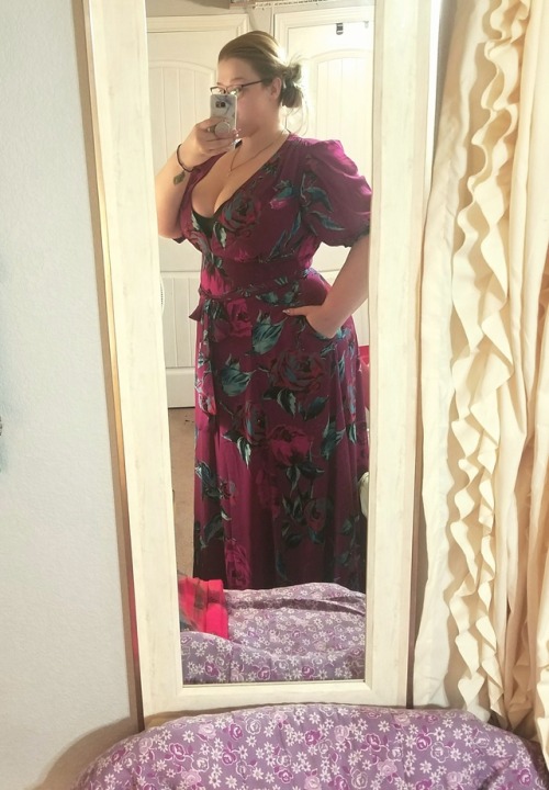o-leigh-ander:  Going to see a play later this week so I wanted to make sure this dress still fit. Because let’s be honest, as a 6'2" woman, how often do you find a floor-length dress that makes your tits AND your ass looks this good?