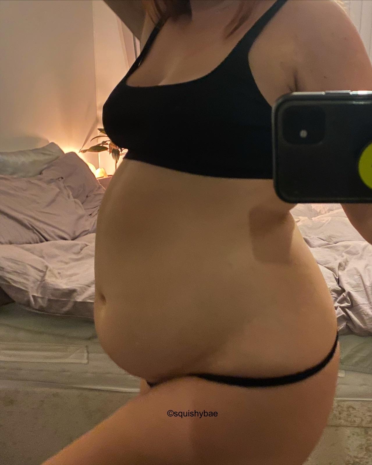 squishy-baexo:Extra bloated 🥰✨ all my links ✨