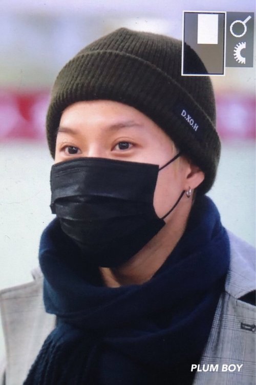 lovetaem: [181127] Gimpo Airport from Japan credit: @Plum__Boy no editing or removal of logo