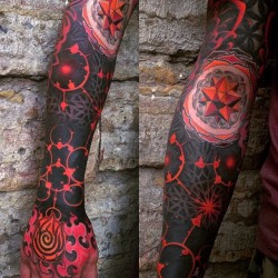 tattooistartmag:  More of this awesome sleeve