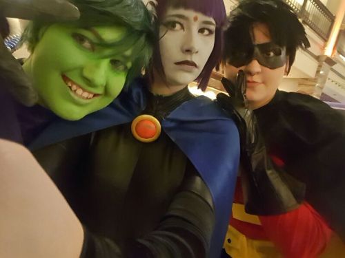 felixmctwinky:  Prepare for some Ikkicon spam!! Me as Raven, some of my best friends as beast boy an