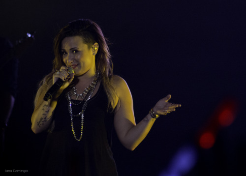 Demi performing in Belo Horizonte, Brazil (05/01/14)