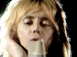 Queen - Somebody To Love (1976)