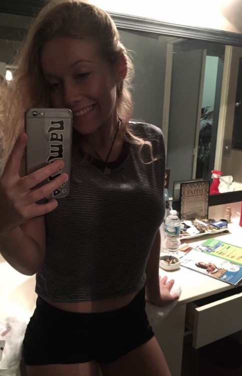 only-amateurs-stuff:  REBLOG IF YOU LIKE 😊