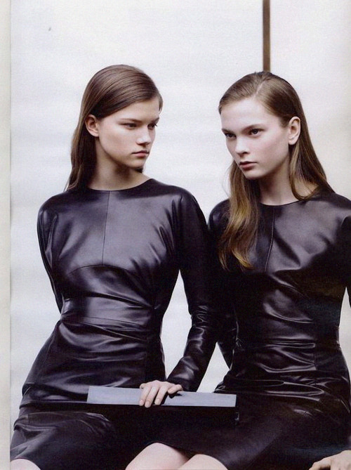opaqueglitter:  Irina Kulikova and Kasia Struss photographed by Willy Vanderperre for Jil Sander Fall 2007. 