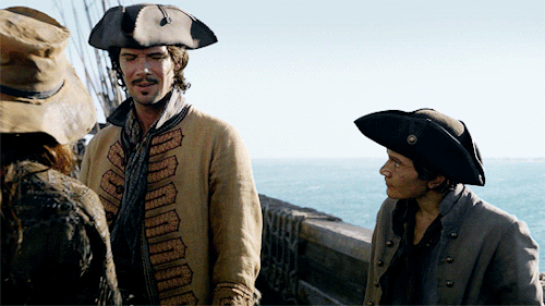 sunaisongs:#black sails in its final moments: [huffing and puffing] ‘JUST…..ONE…..MORE…..GAY…..THING