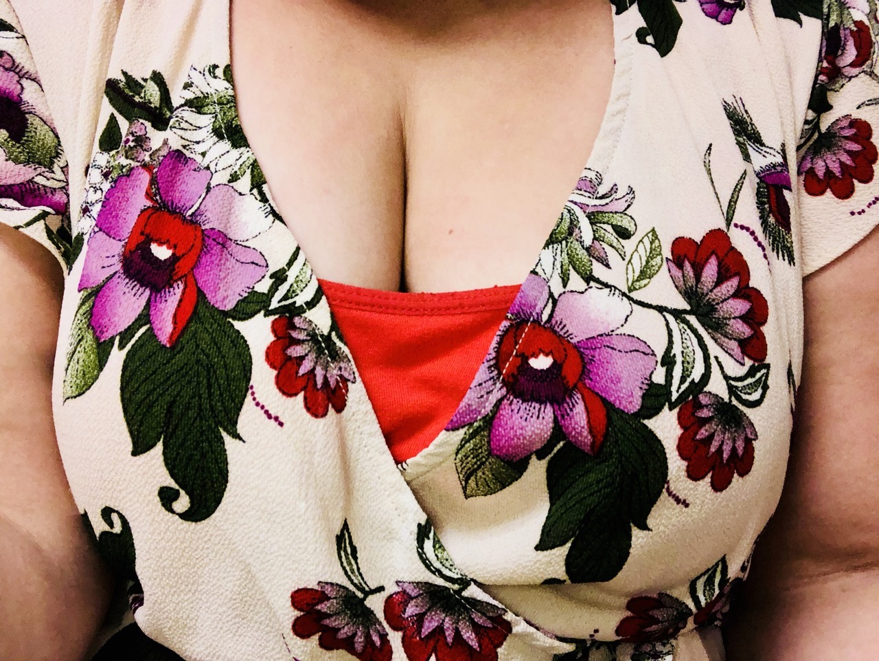 preggoalways:  Are you all missing these huge udders ???