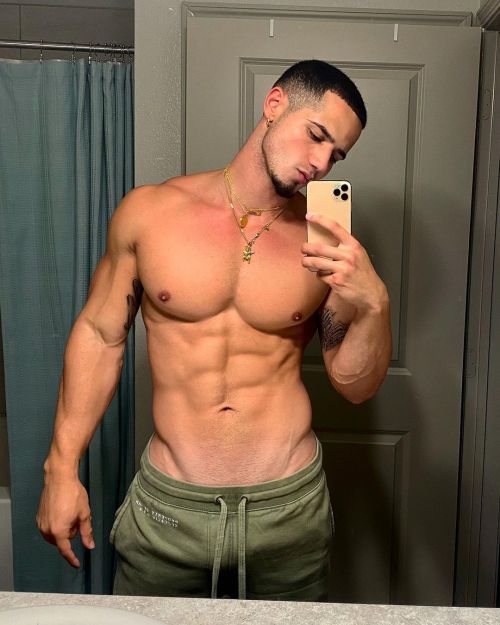 thehottestmenaround: Jordan Torreswww.instagram.com/officialjt/