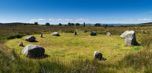 archaicwonder:Machrie Moor Stone Circles & Standing Stones, ScotlandMachrie Moor Stone Circles i