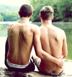 adorablegaycouples:  More at Adorable Gay Couples