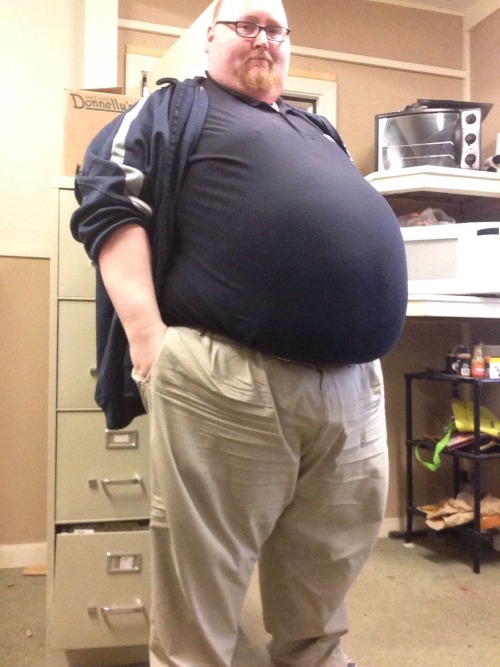 massivemyke:  Gray is April 2013, blue is April 2014. Can you see the difference? 220lbs up!