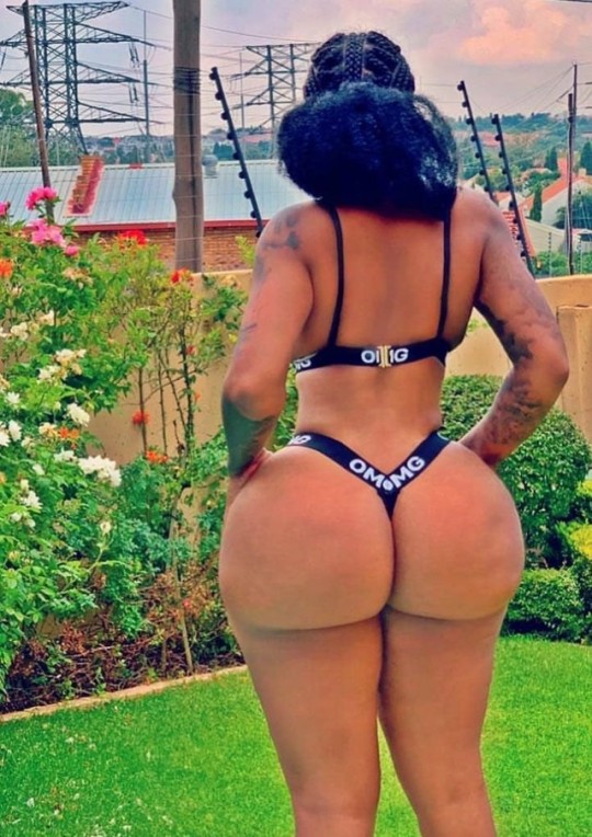 XXX kingjazziedad:  Stacked. Curvy. BootiDelicious. photo